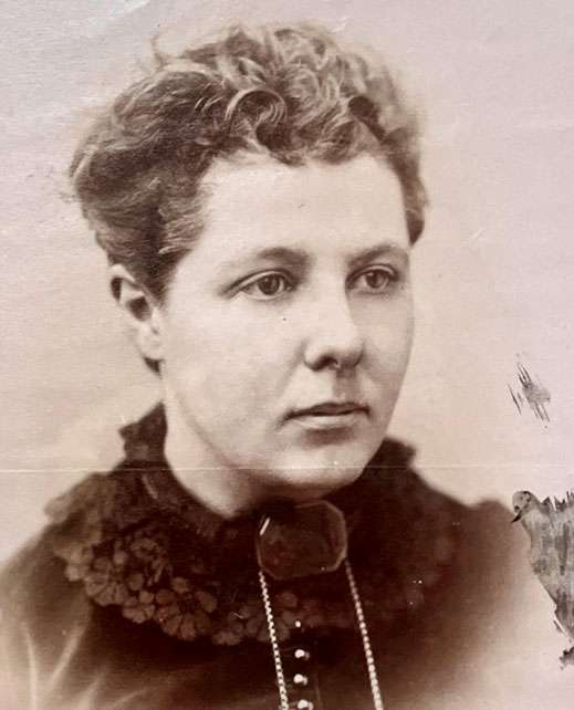 Headshot of a young woman